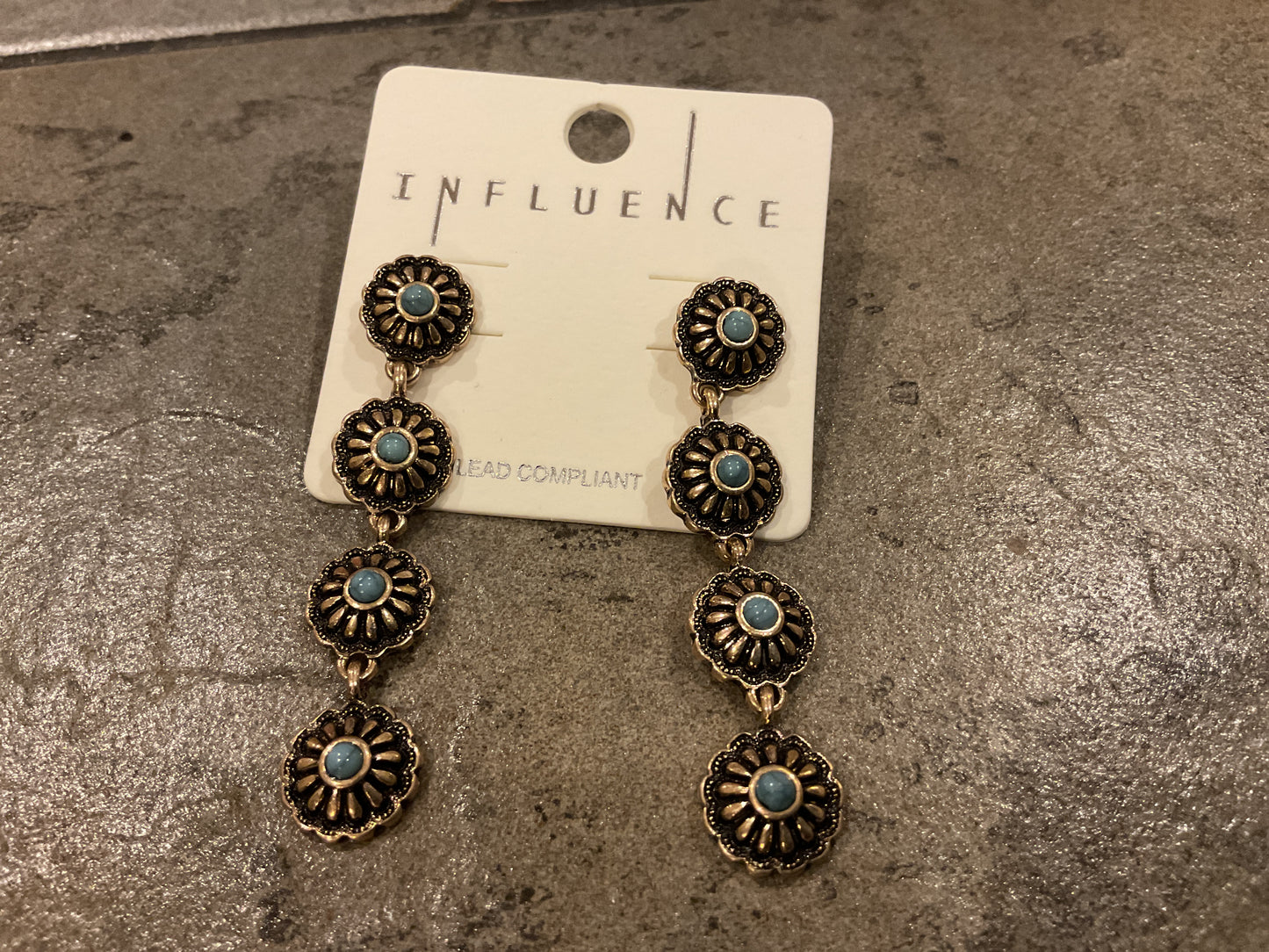 Flower & Stone antique stud