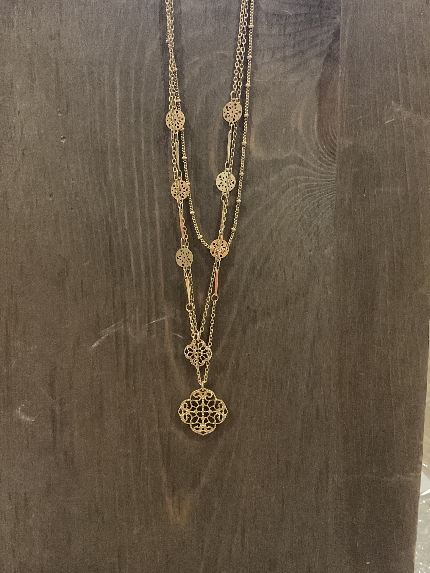 Filigree Clover Layer Choker